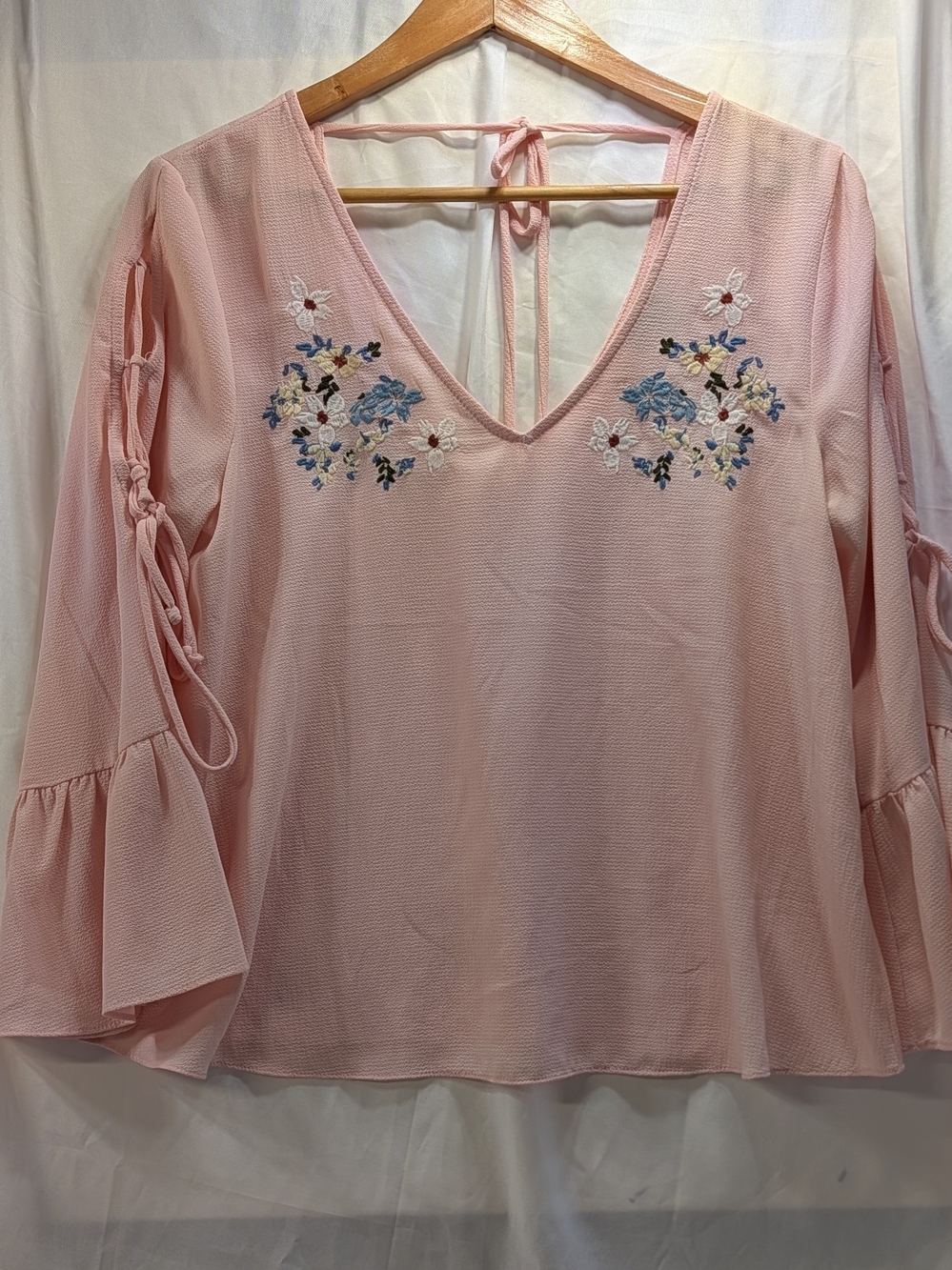 MM My Michelle Women's Pink Embroidered V-Neck Tie-Back Cold Shoulder Top Size M